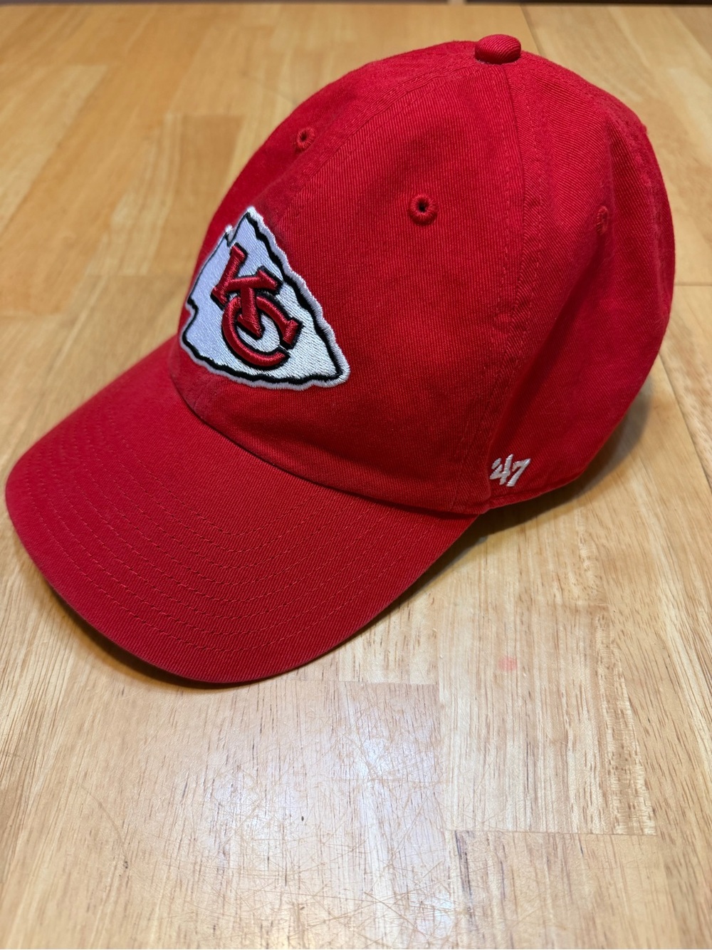 Kansas City Chiefs Ball Cap Embroidered logo Adj Strapback NFL One Size ‘47